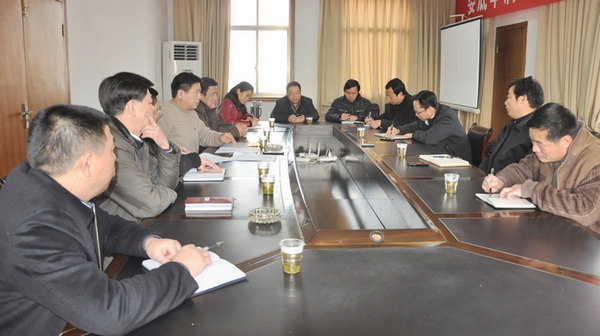 1月25日,市委常委,政法委书记吴建平在市政法委纪检组长刘付华,办公室