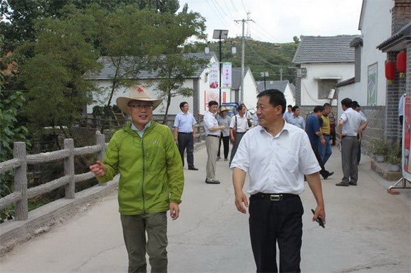 市民政局黨委組織黨員幹部赴臨朐參觀學習淌水崖水庫和牛寨村精準扶貧