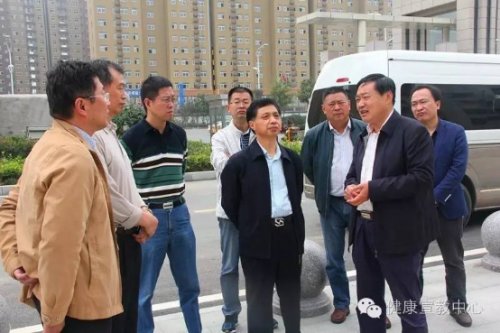 安徽省人大财经委副主任委员张万方到市医院南区调研