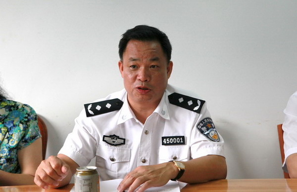 李伟章副市长到八步区铺门镇河东村开展精准扶贫调研