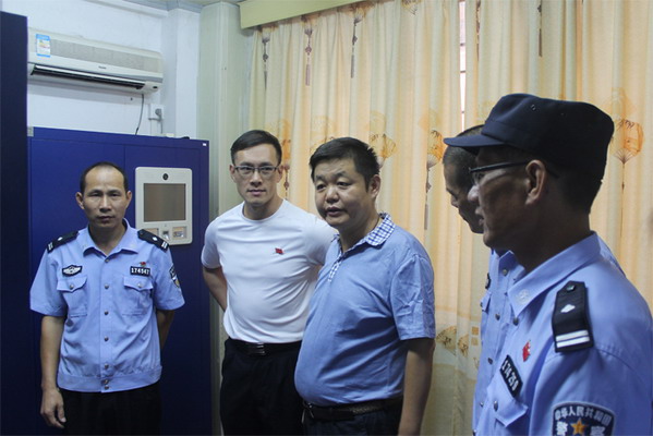 恩平市副市长朱立辉组织对巡特警队伍开展紧急集结测试