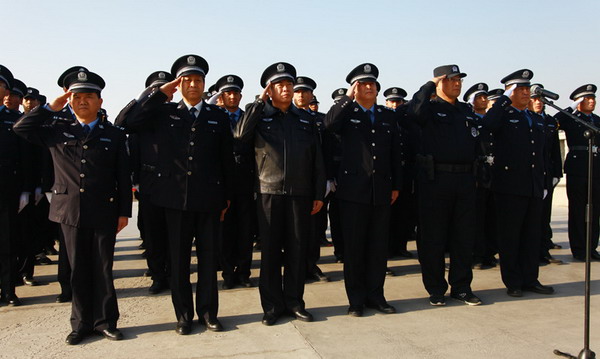 代青局长对全体学员加入喀什公安队伍表示热烈欢迎和祝贺,并提出了