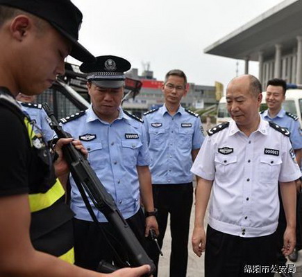 湖北警察王明华简介图片