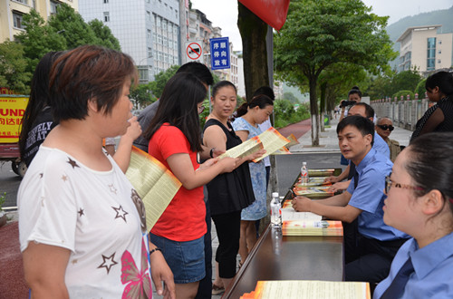 机关统一开展的第十八个"举报宣传周"活动,6月21日上午,检察长李美福