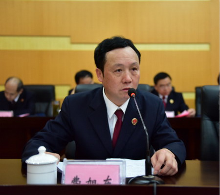 刘孙承从争先创优,规范司法,从严治检等3个方面简要回顾了2015年全市