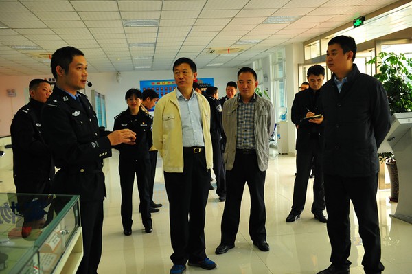 李加权副市长表示,衷心感谢上级领导对巢湖公安工作的关心厚爱,巢湖市