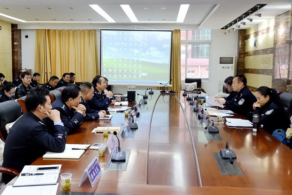 会后,杜尧森同志一行通过查阅资料,现场提问等方式对市公安局 五抓五