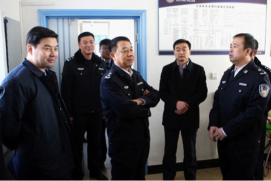 李超同志调研岫岩县药山镇联乡包村联系点并深入药山派出所和朝阳