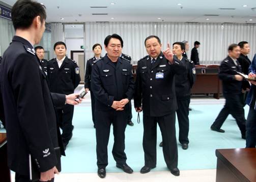 副市长市公安局局长刘国秀带队检查五一节全市安保工作