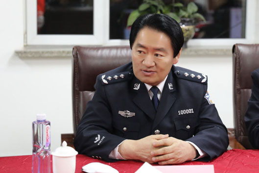 刘国秀副市长除夕夜慰问派出所值班值勤民警