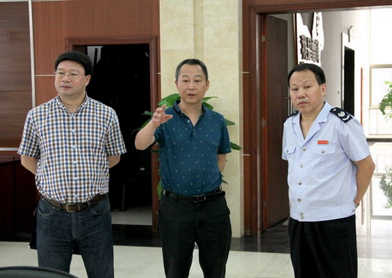 省局人教处石洪波副处长来望城区局调研一调两转工作