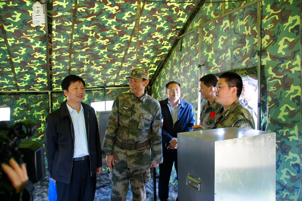 市领导赴大连看望参演部队官兵