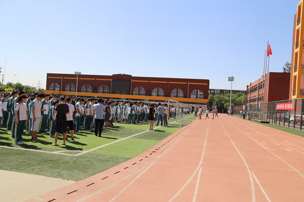 区人防办与微山路中学开展应急疏散演练