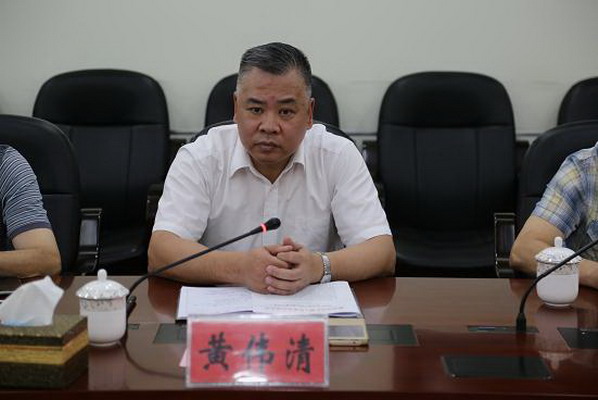 市河长办常务副主任黄伟清介绍郴州市河长制工作情况检查组一行反馈